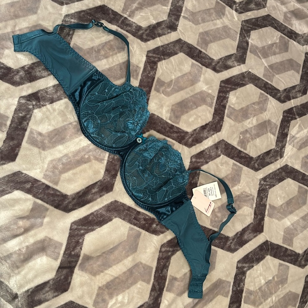 Brand new Kinga 38G bra Sapphire III in bottle green